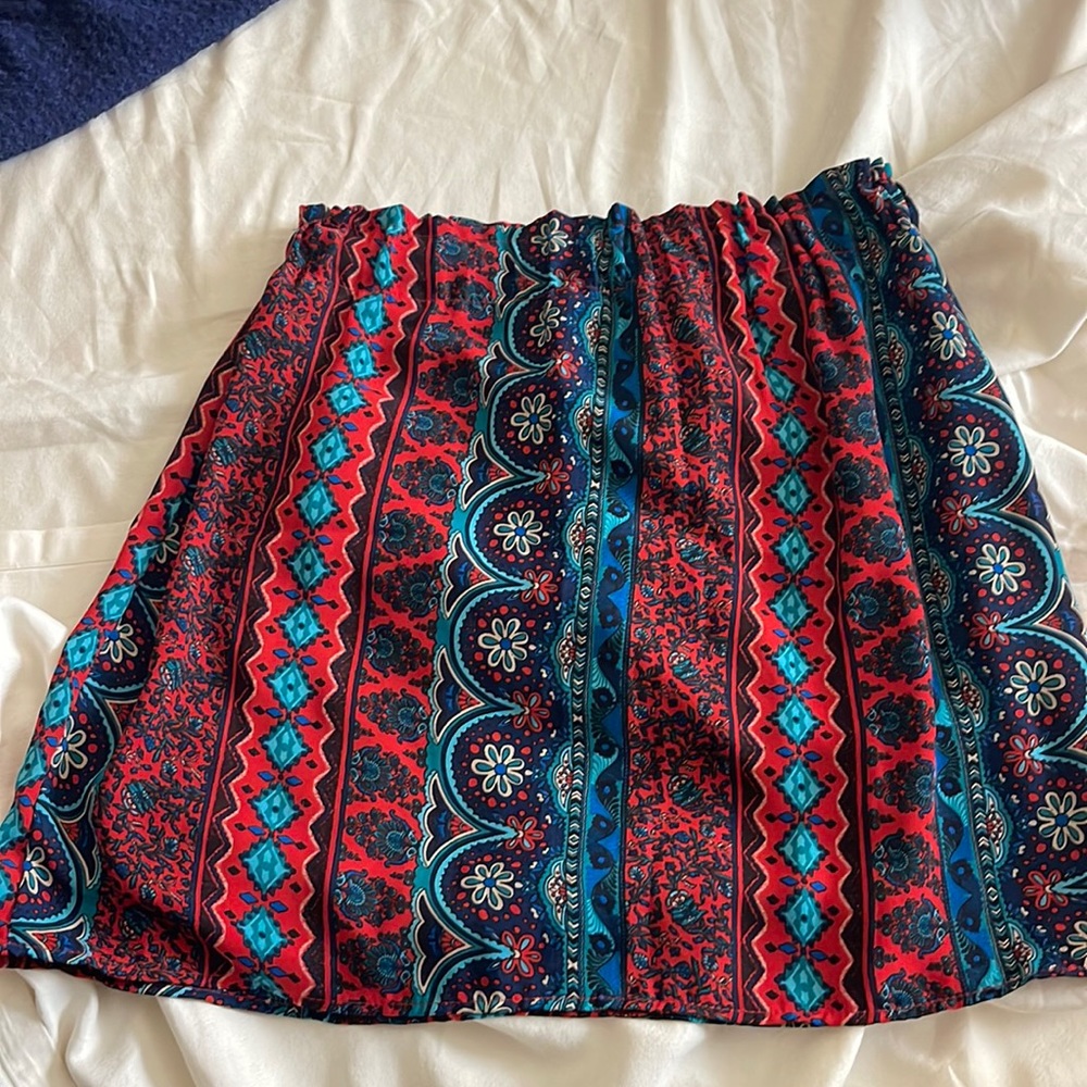 Francesca’s Multi colored mini skirt size medium like new!